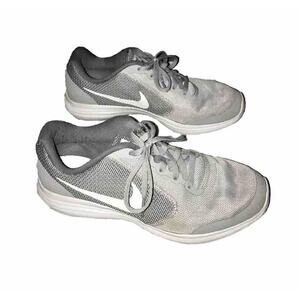 Nike Revolution 3 Running Shoe Wolf Grey/White Size 6Y/ Woman’s 8